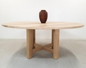 Round Dakota Table